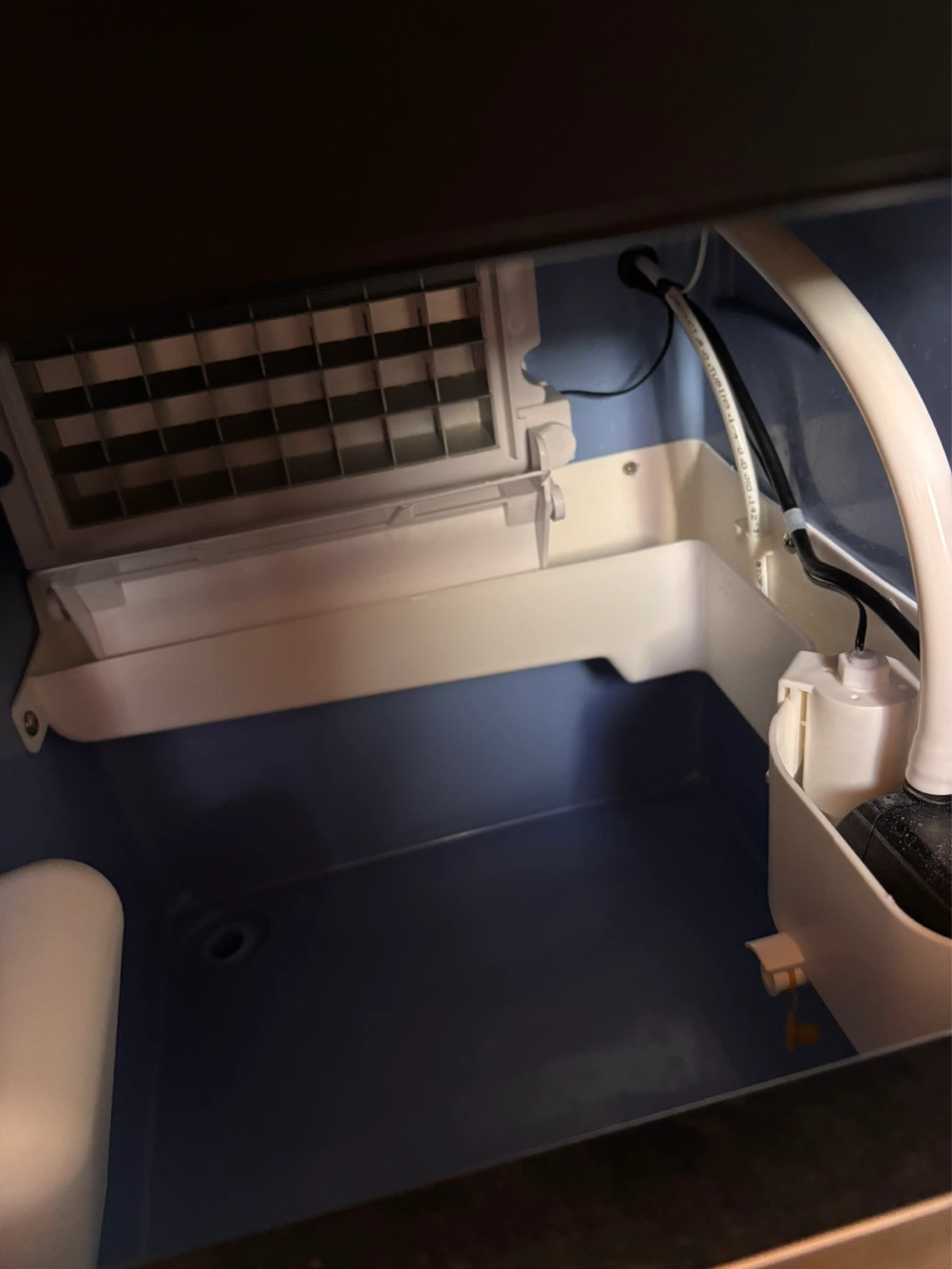 Vevor Commercial Ice Maker - photo 2