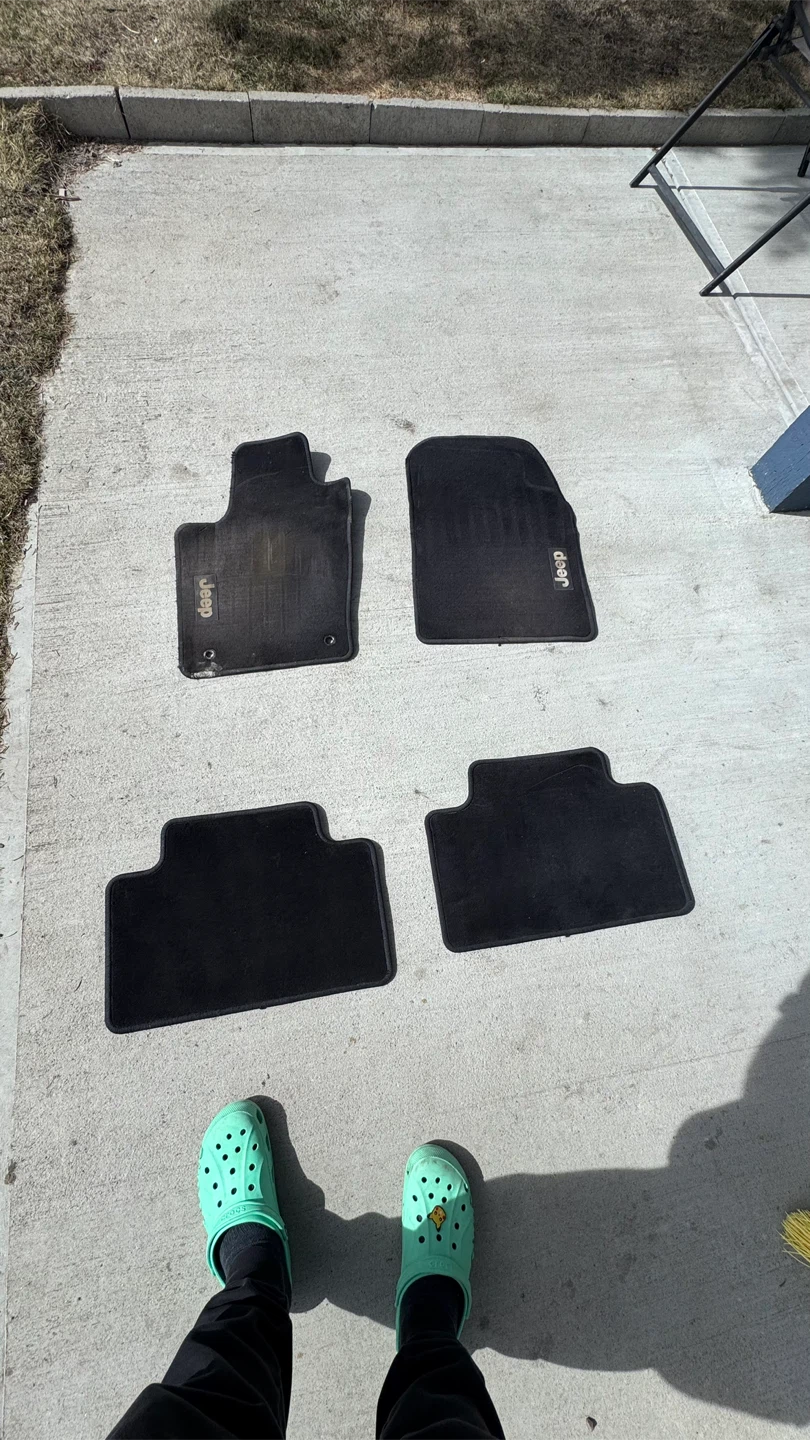 Floor mats for Jeep grand Cherokee - photo 2