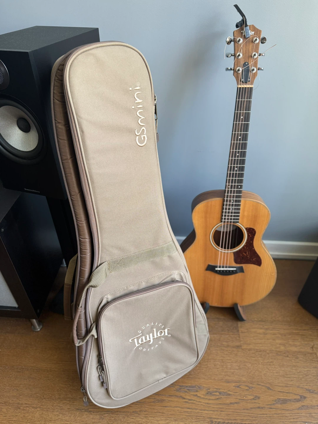 Taylor GS Mini Acoustic Guitar with Gig Bag and Stand - photo 3