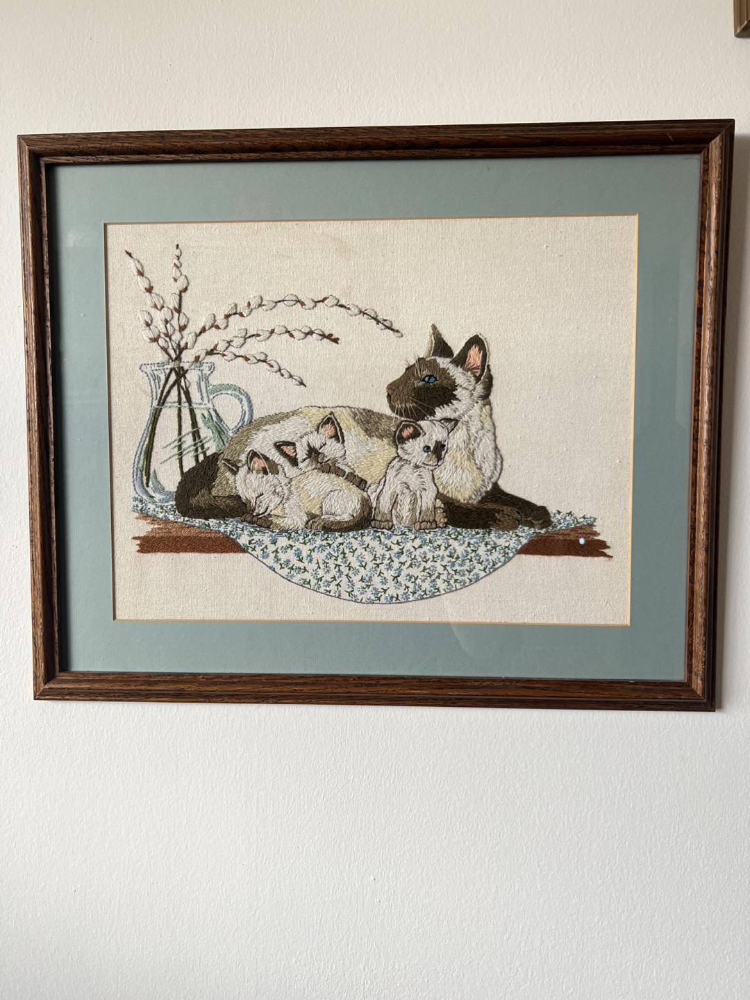 Framed Siamese Cat & Kittens Embroidery Art - photo 2