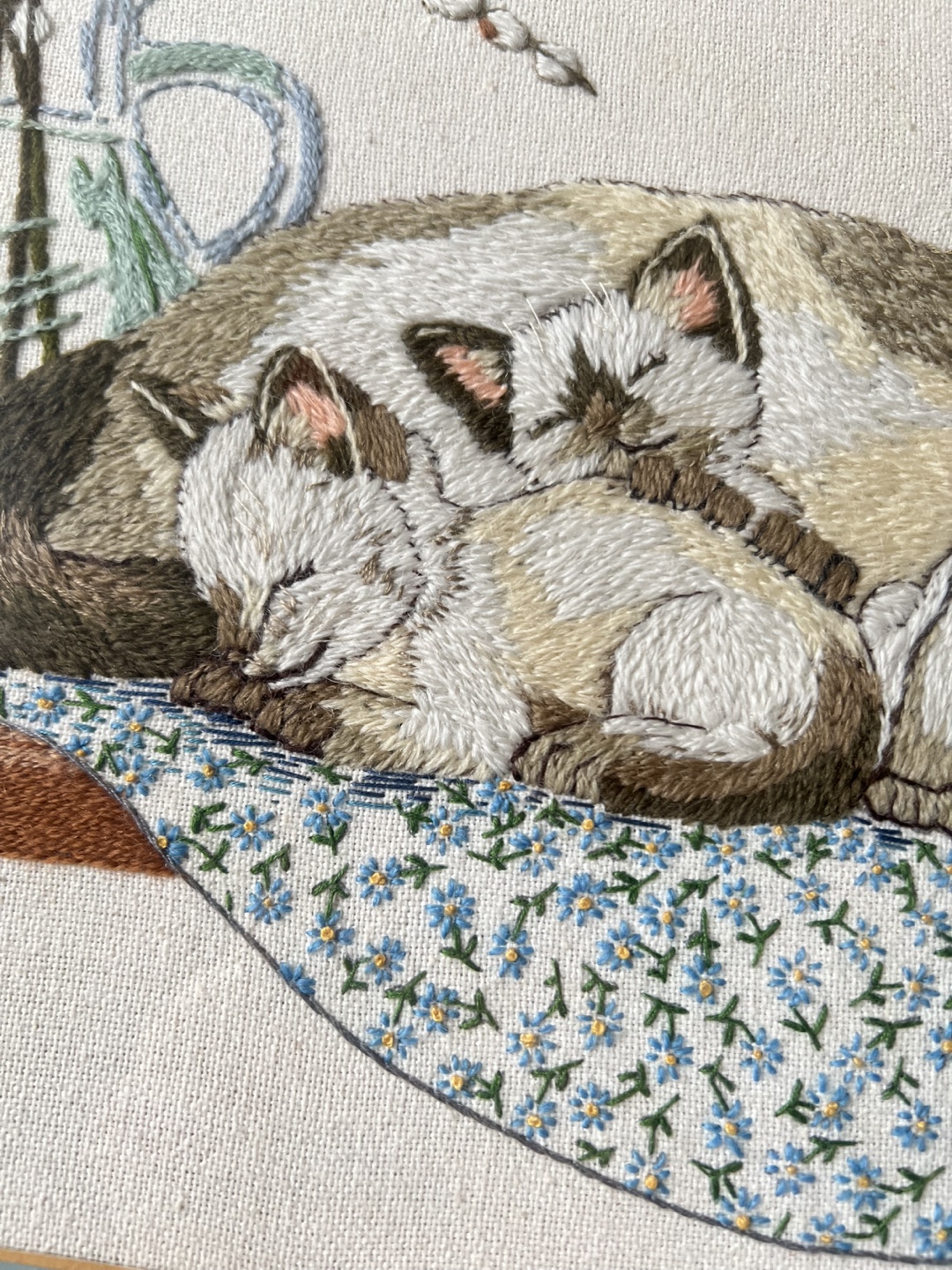 Framed Siamese Cat & Kittens Embroidery Art - photo 4