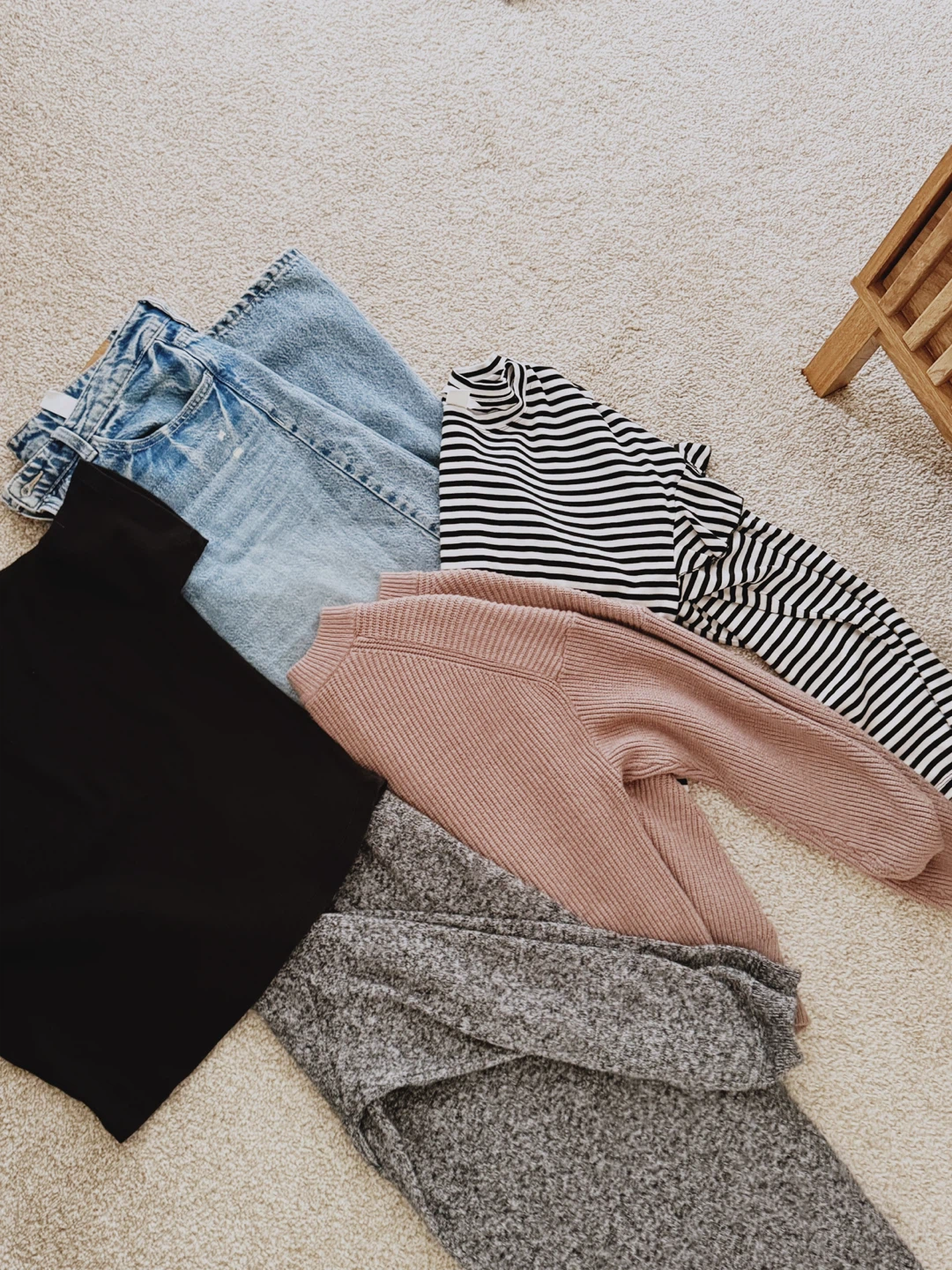 Bundle of 5 Women's Clothing Items - photo 2
