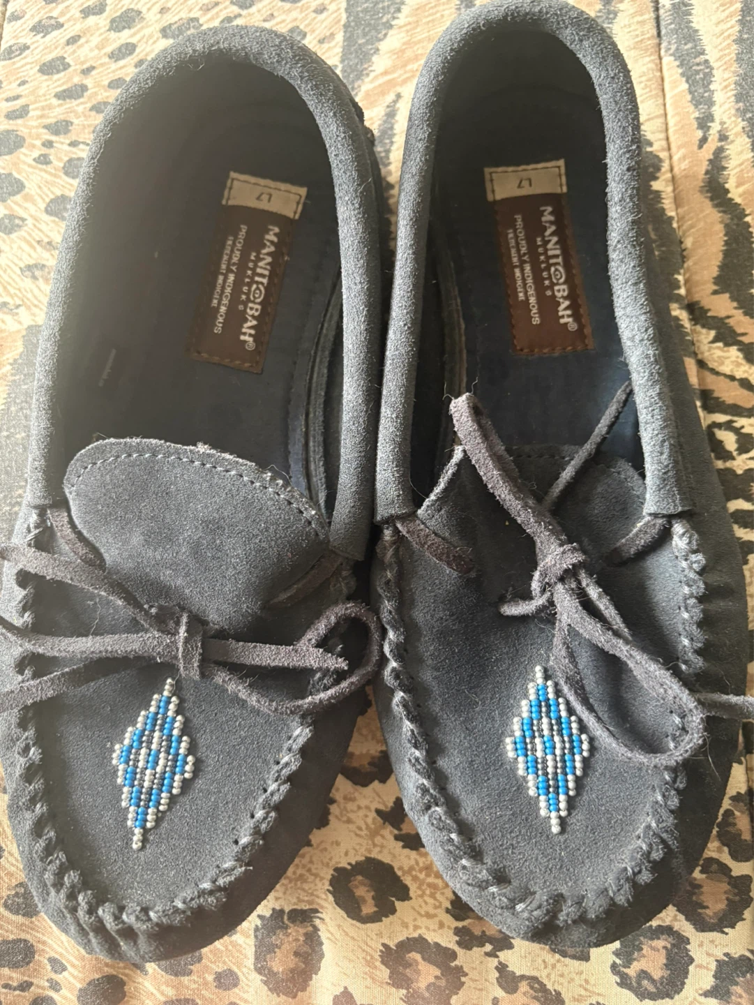 Manitobah Mukluks Suede Moccasins - Size L7