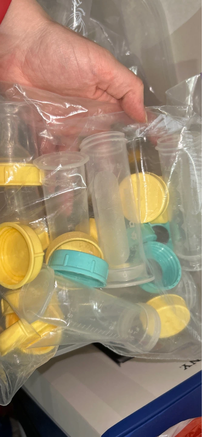 Medela Bottles and Parts - photo 2