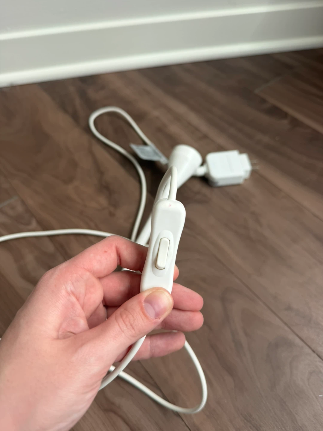 IKEA White Clip-On LED Lamp with Adjustable Neck - photo 3