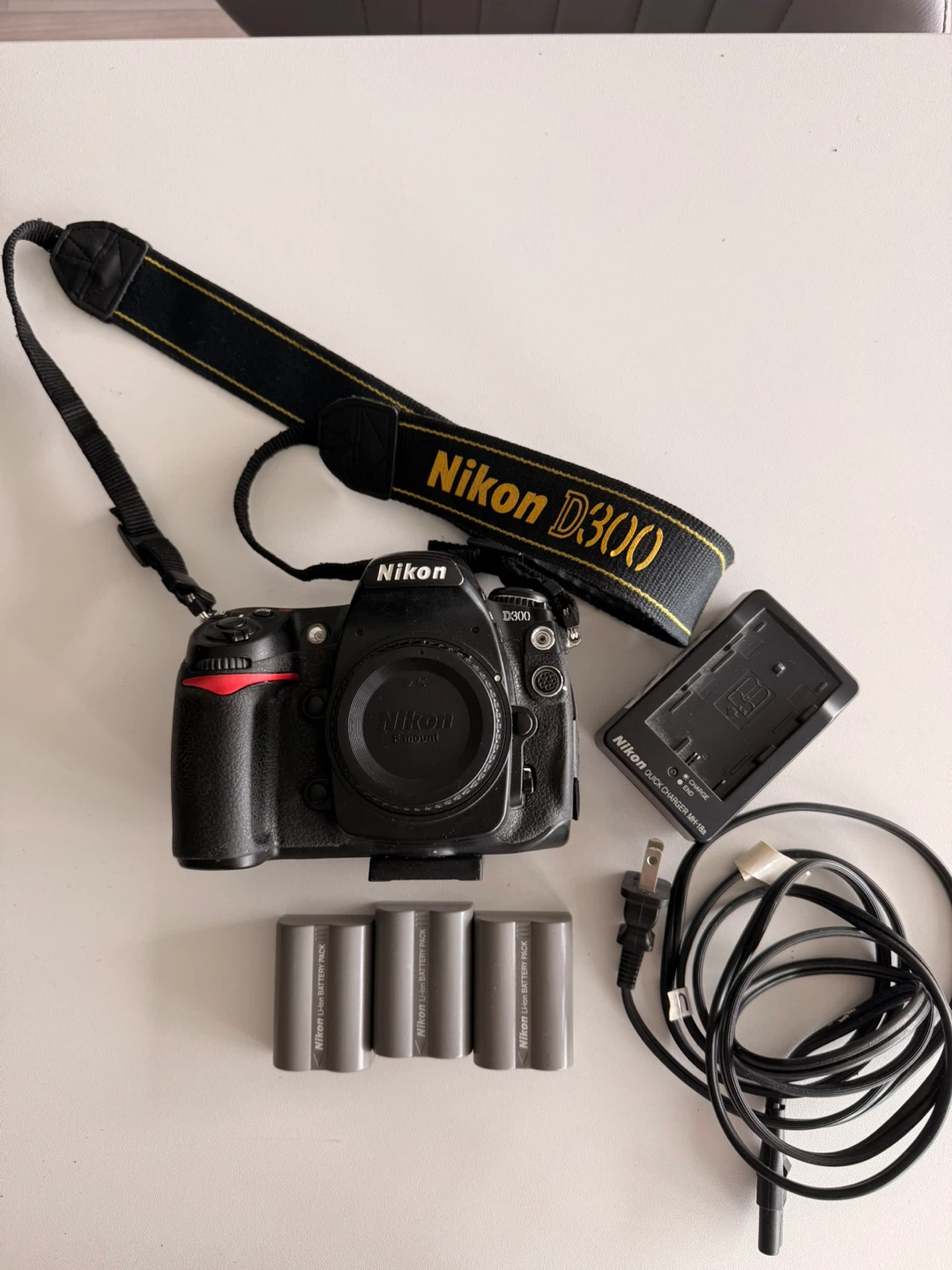 Nikon D300 Pro Bundle - 2 Lenses, Flash & Bag