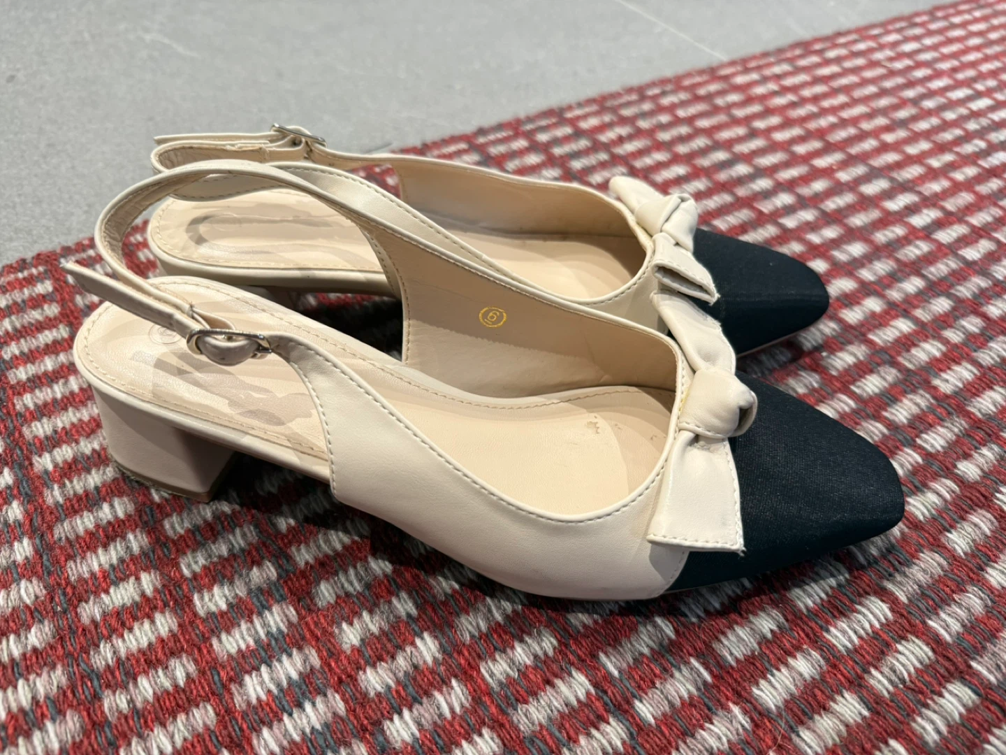 Beige white women heels - size 6