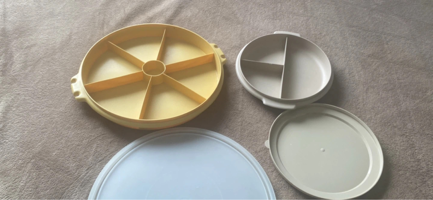 Tupperware Divided Serving Dish with Lid