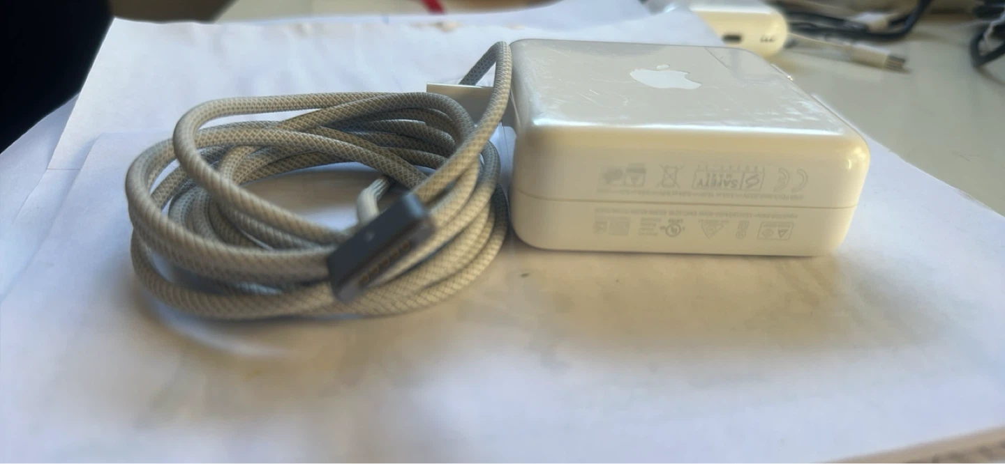 Apple 45W MagSafe Power Adapter