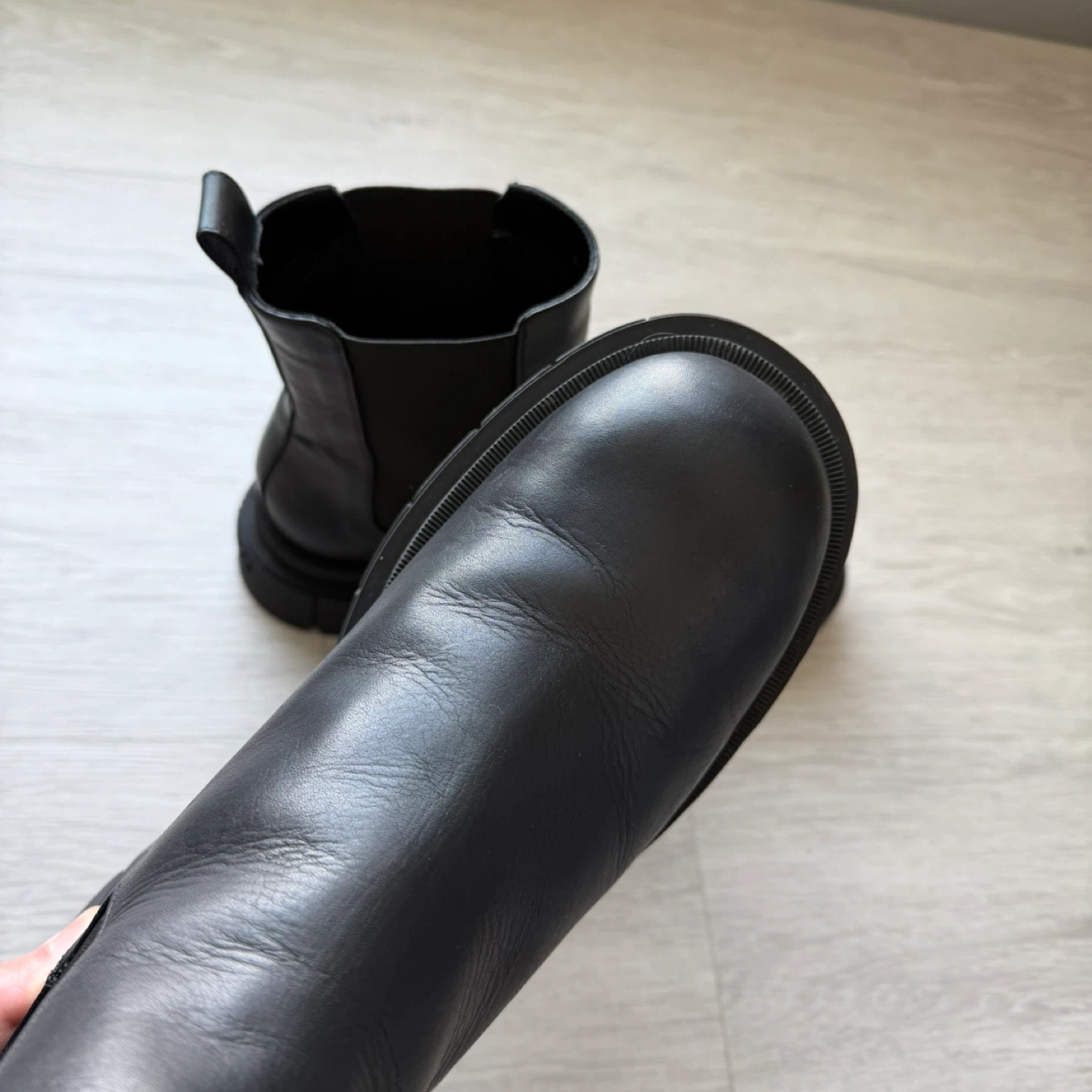 MACKAGE Black Leather Chelsea Boots - photo 4