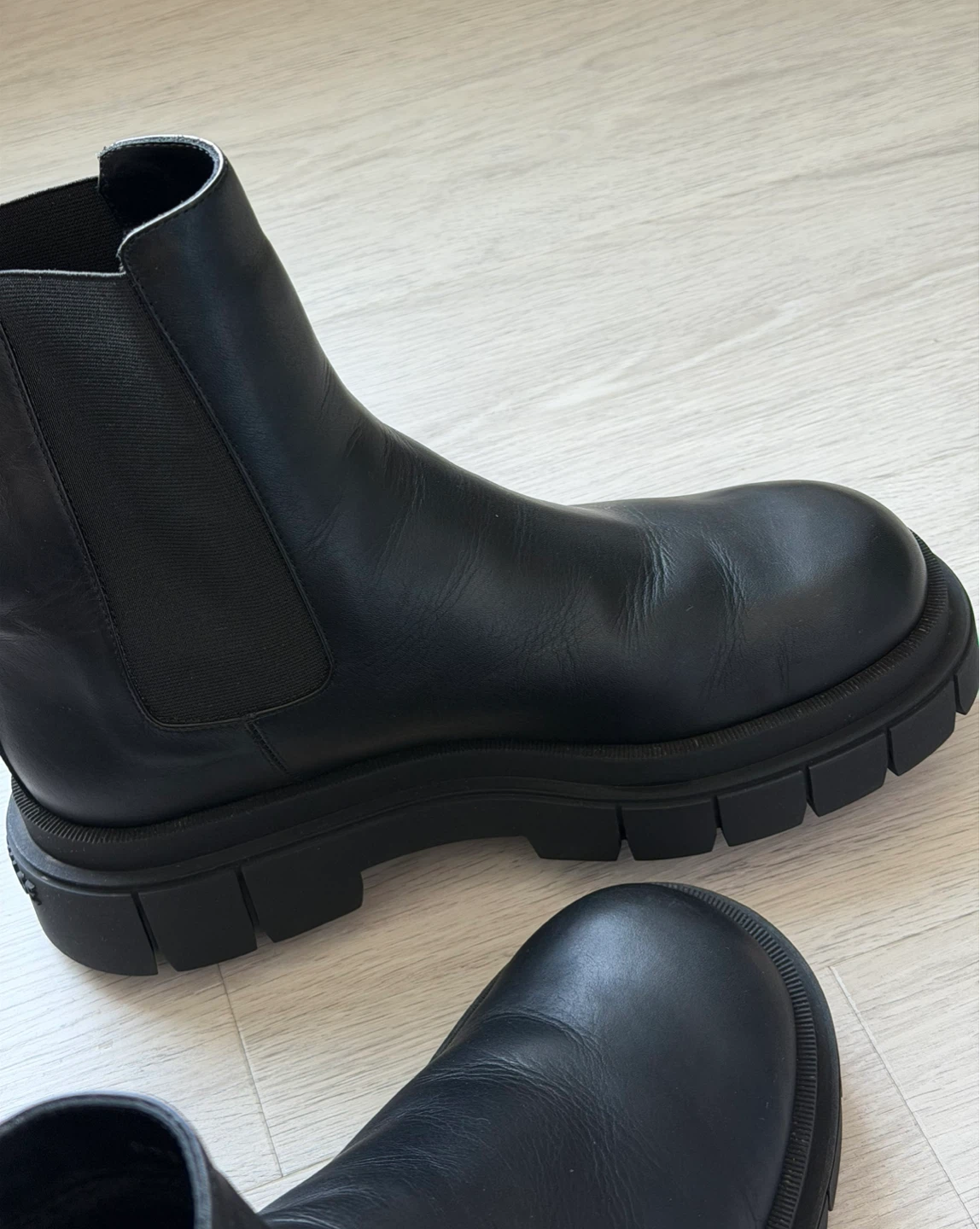 MACKAGE Black Leather Chelsea Boots