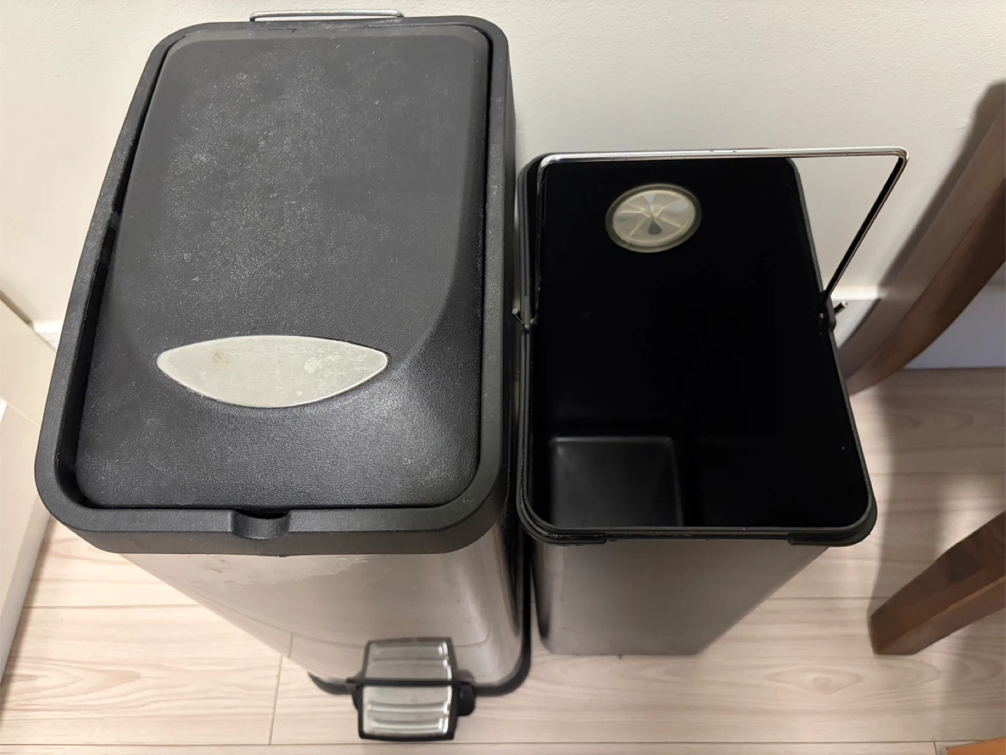 Stainless Steel Pedal Trash Can - photo 2