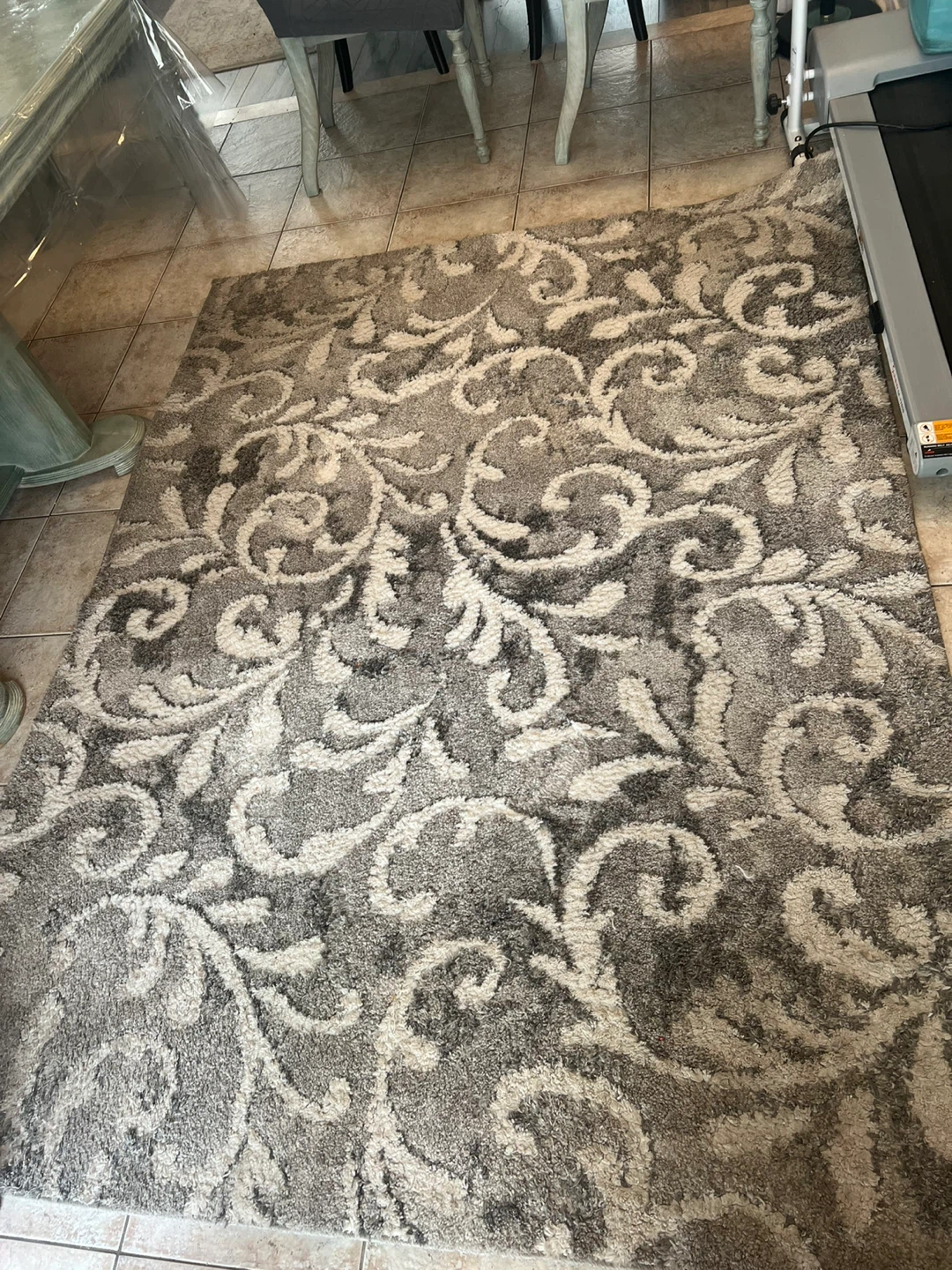 Hometrends Area Rug - 5 ft. x 7 ft.