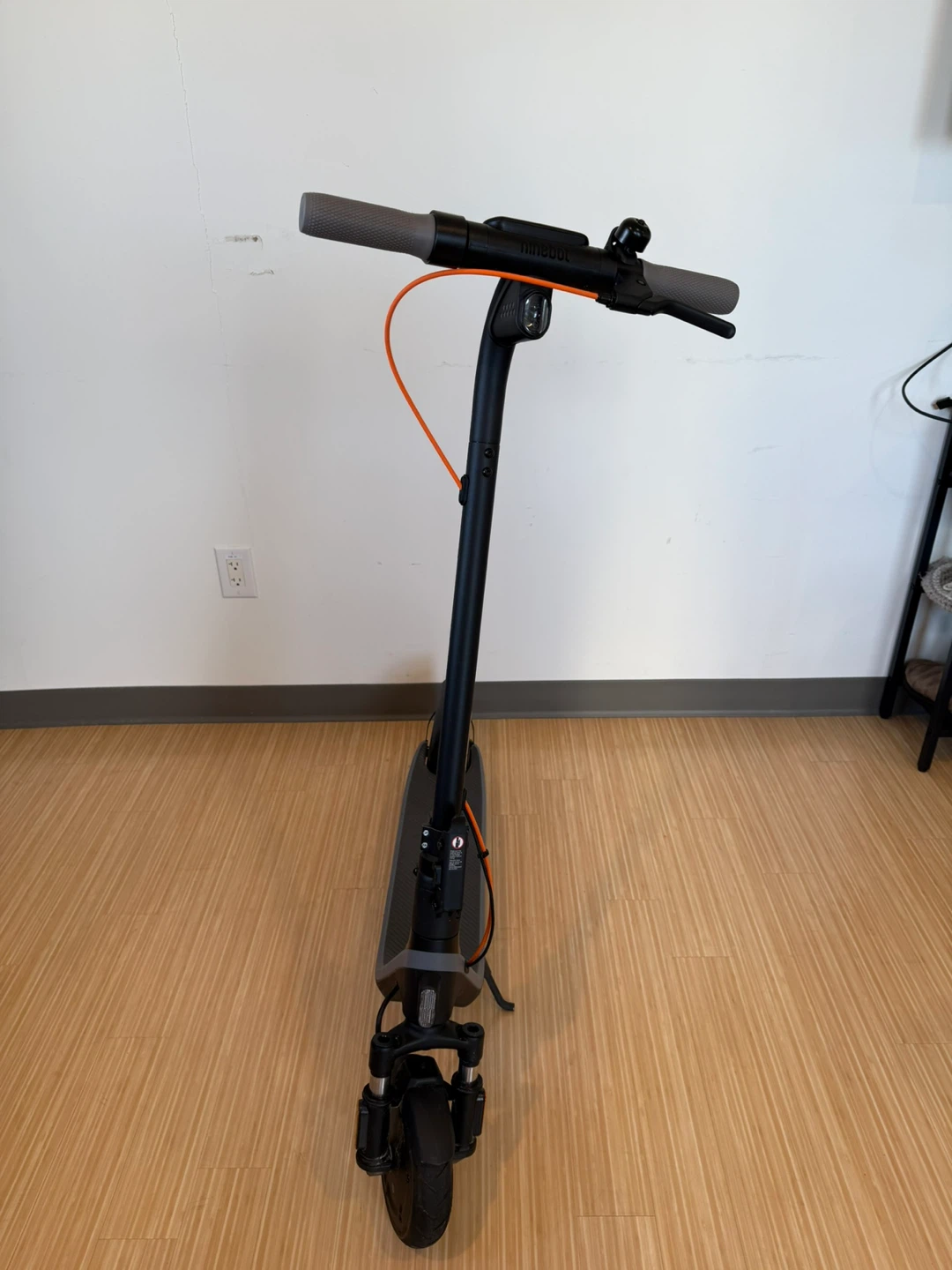 Ninebot Kickscooter E2 Plus II Electric Scooter - photo 2