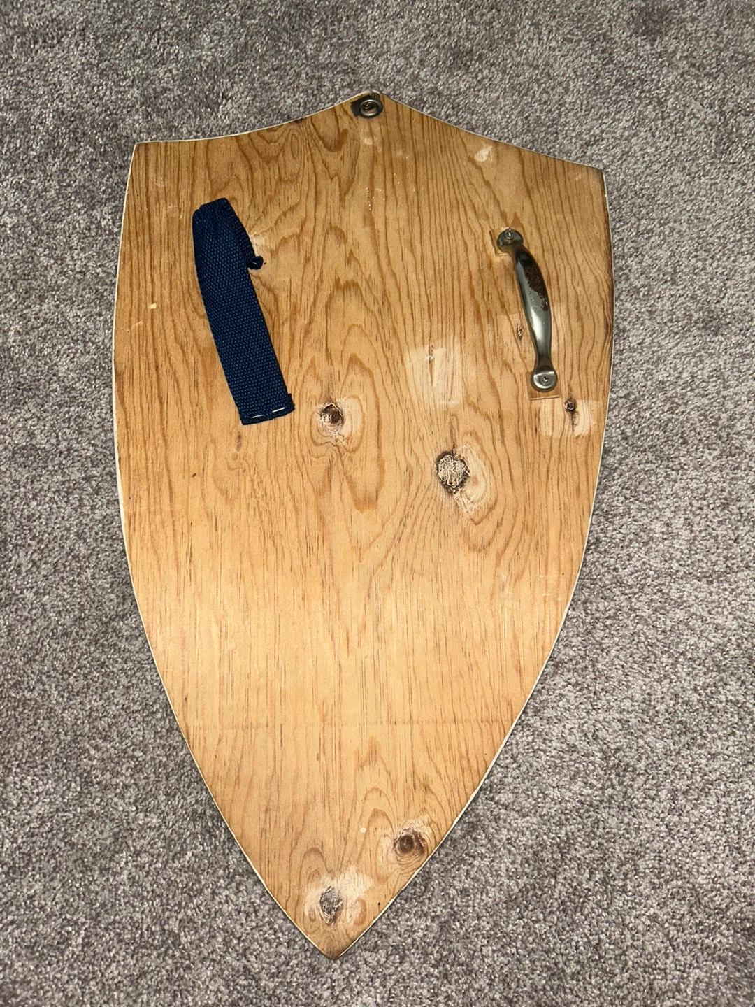 Medieval Wooden Shield with Lion Emblem - photo 2
