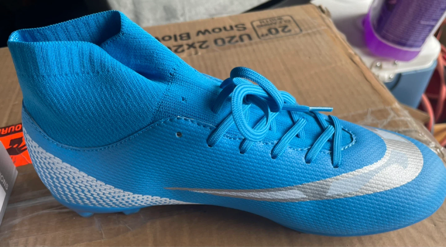 Kids Blue Soccer Cleats Size 40 - photo 3