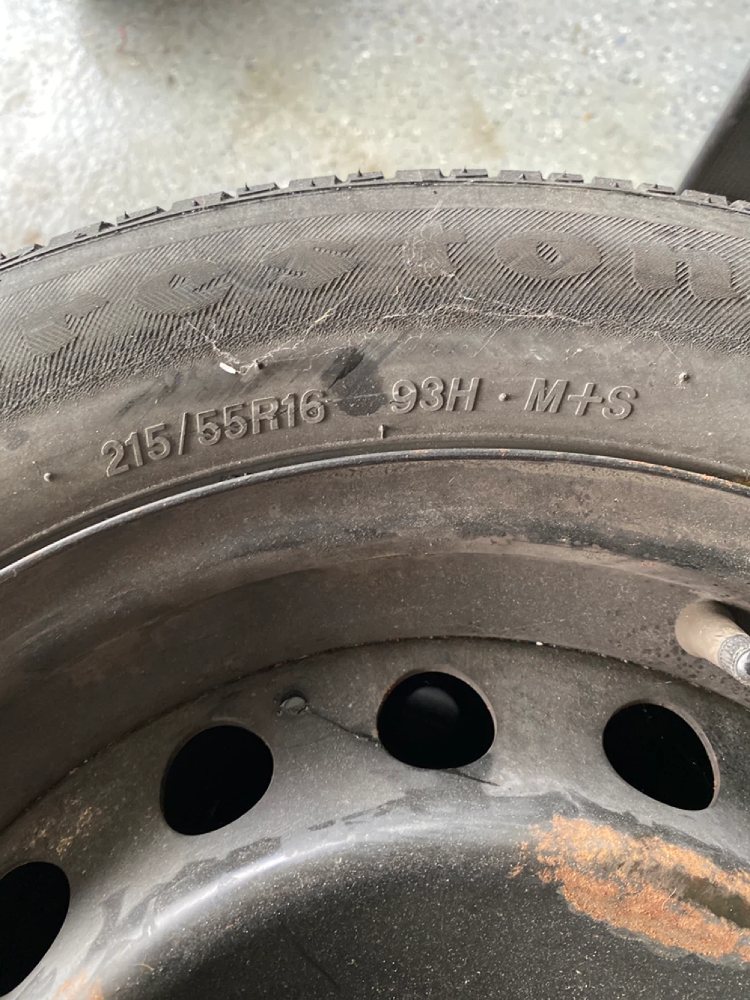Set of 4 Tires - 215/55R16 93H - photo 2