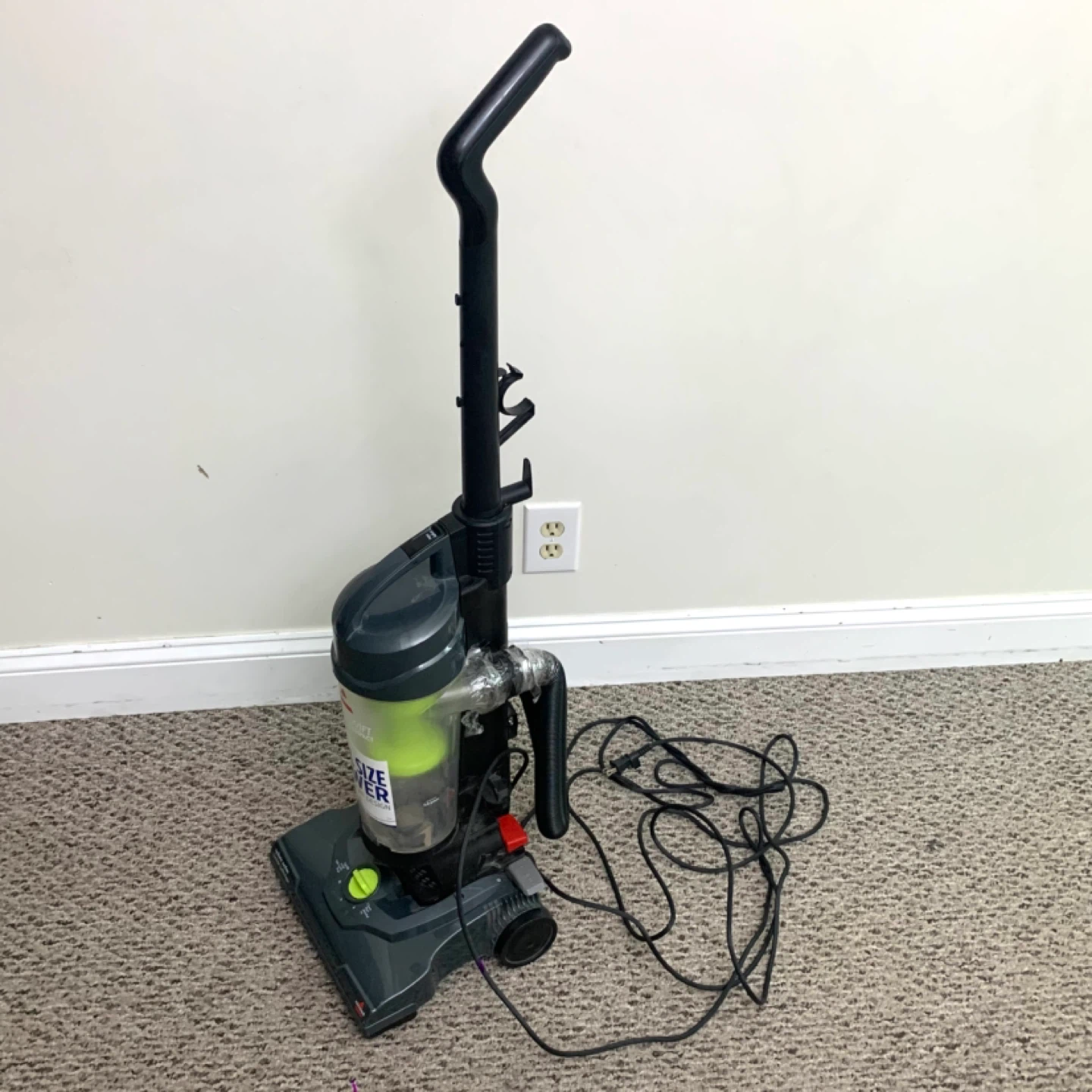 Vacuum Cleaner (Repair or Parts) Compact Upright Bissell 1808E