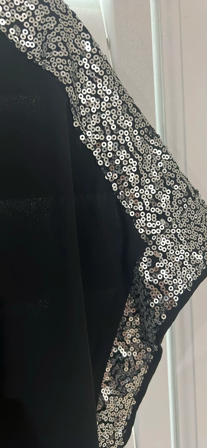 Black top with sequin sleeves - photo 2