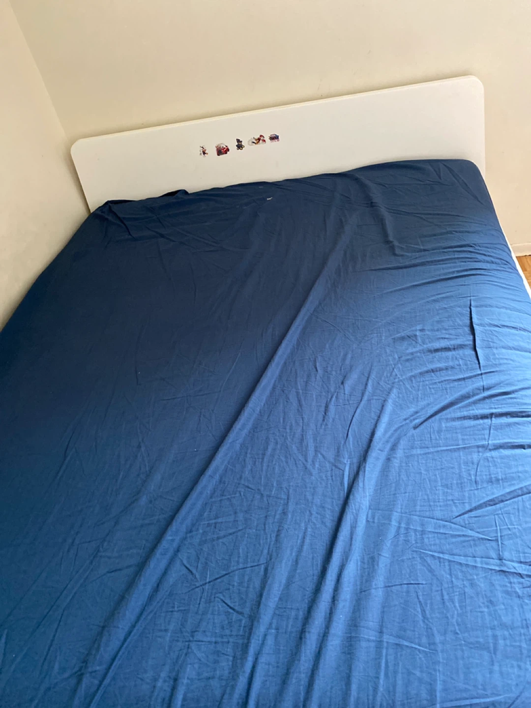 IKEA White queen bed Frame - photo 2