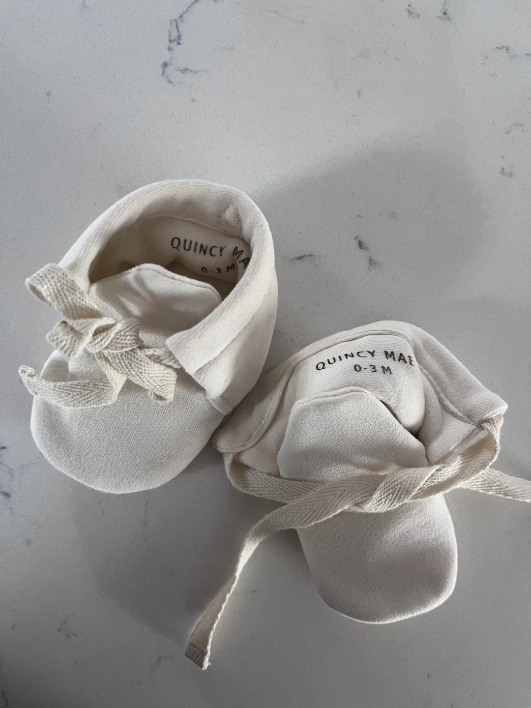 Kyte BABY & Quincy Mae Baby Booties & Scratch Mittens - photo 3