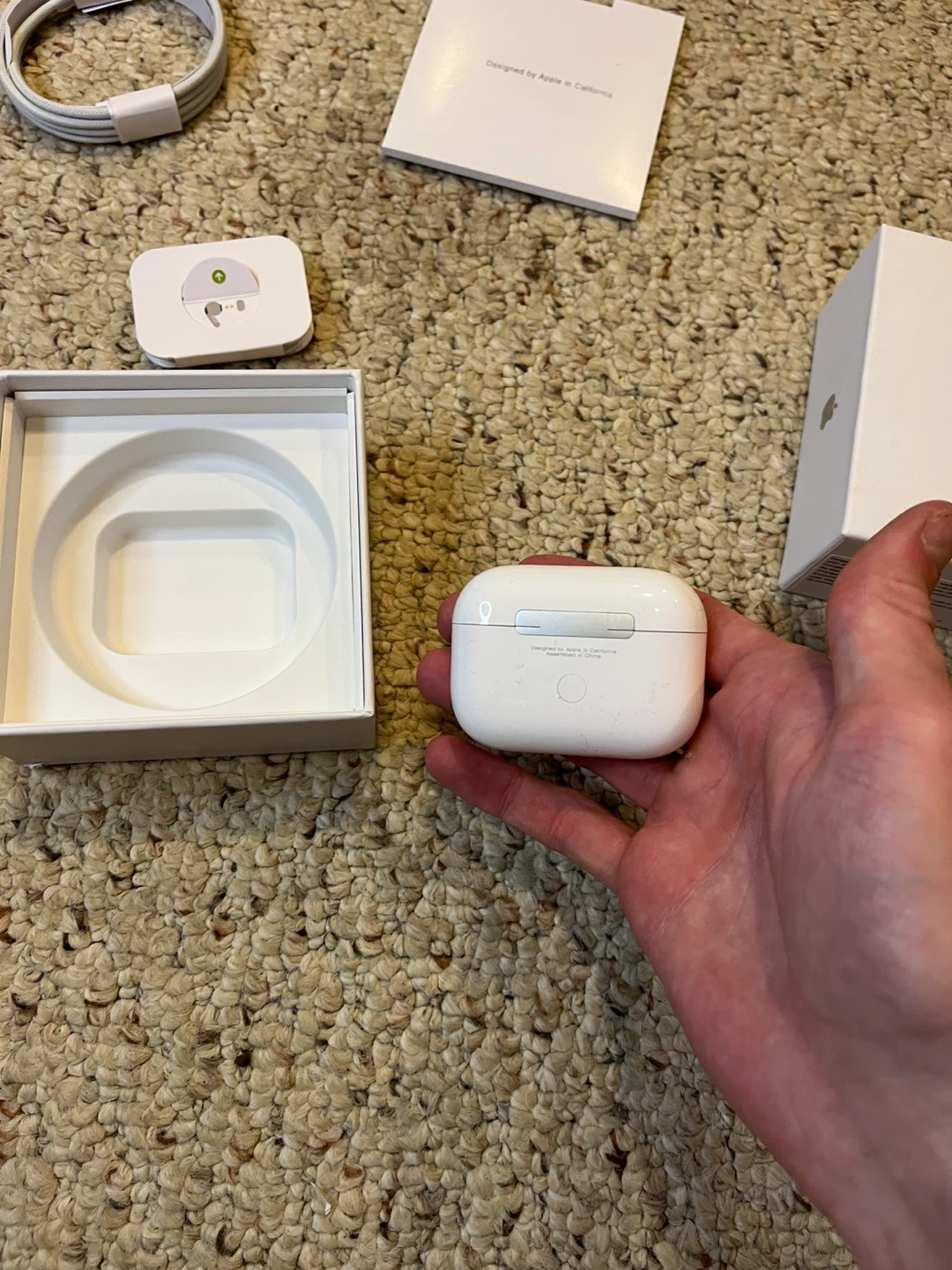 Apple AirPods Pro (2nd Gen) with Charging Case - photo 4