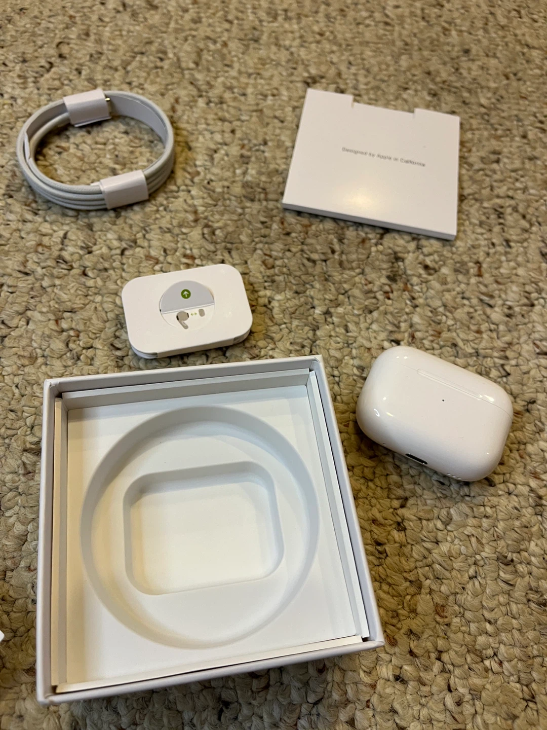 Apple AirPods Pro (2nd Gen) with Charging Case - photo 2