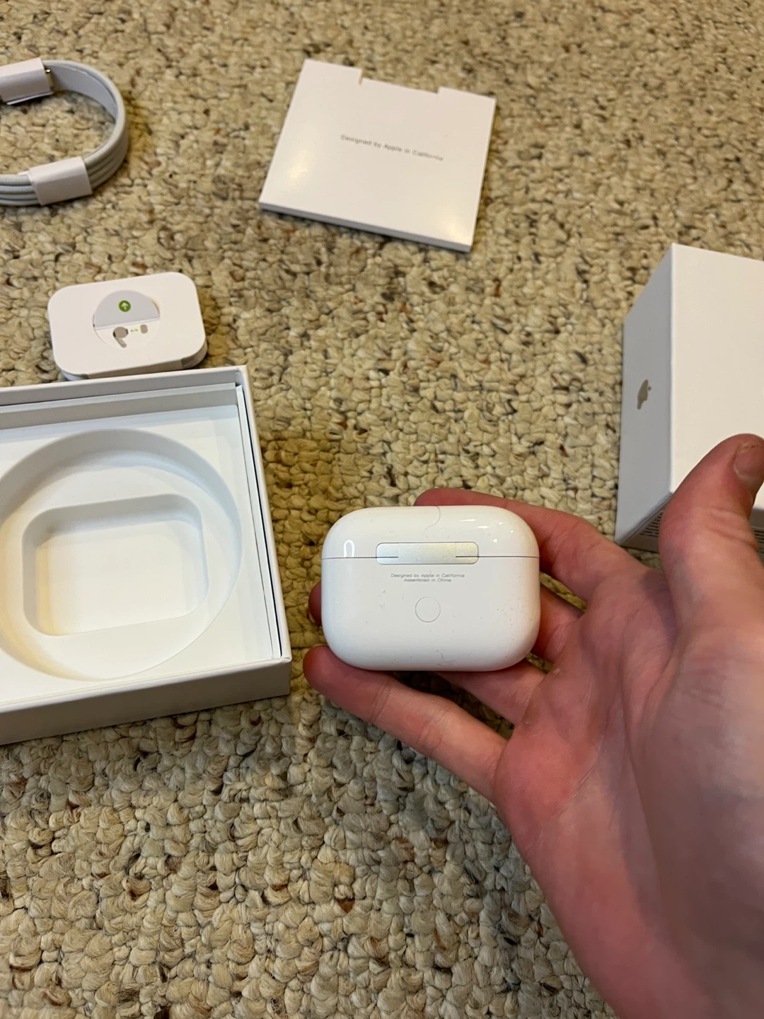 Apple AirPods Pro (2nd Gen) with Charging Case - photo 3