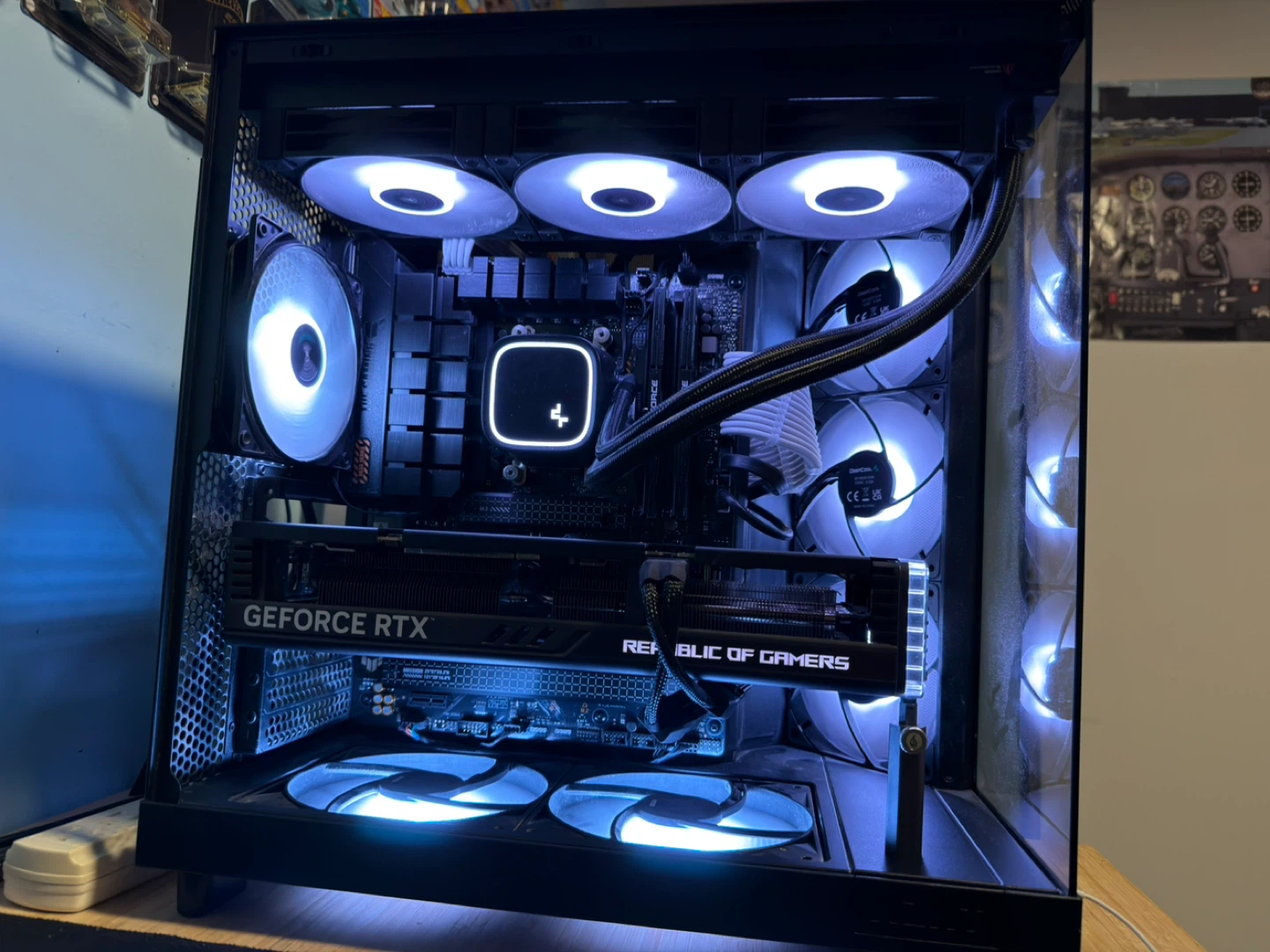 Rog strix 4070 super - photo 2