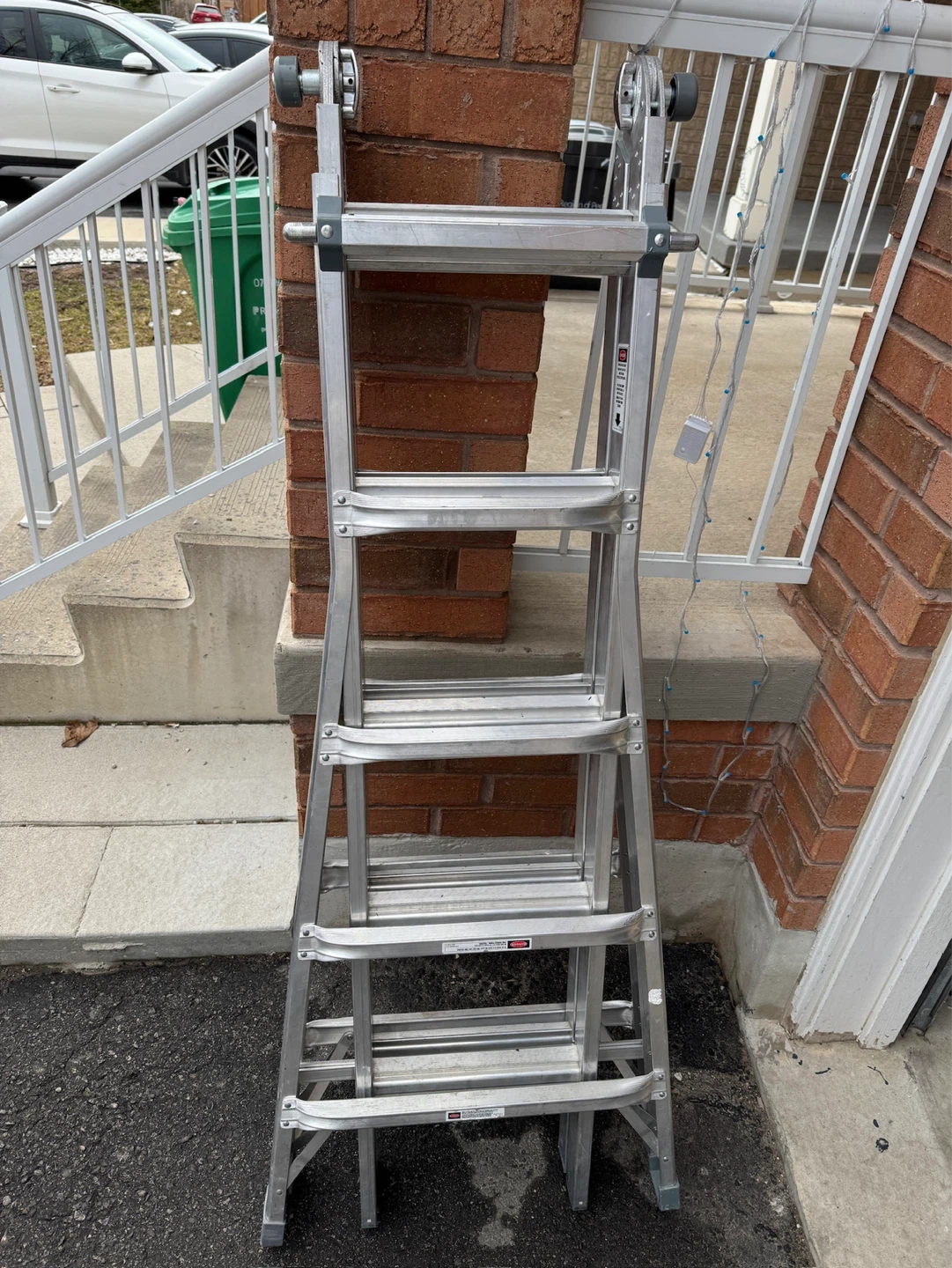 Black & Decker Multi-Position Ladder