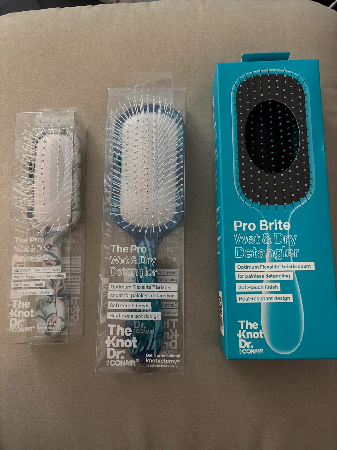 Conair The Knot Dr. Pro Brite Wet & Dry Detangler Brush
