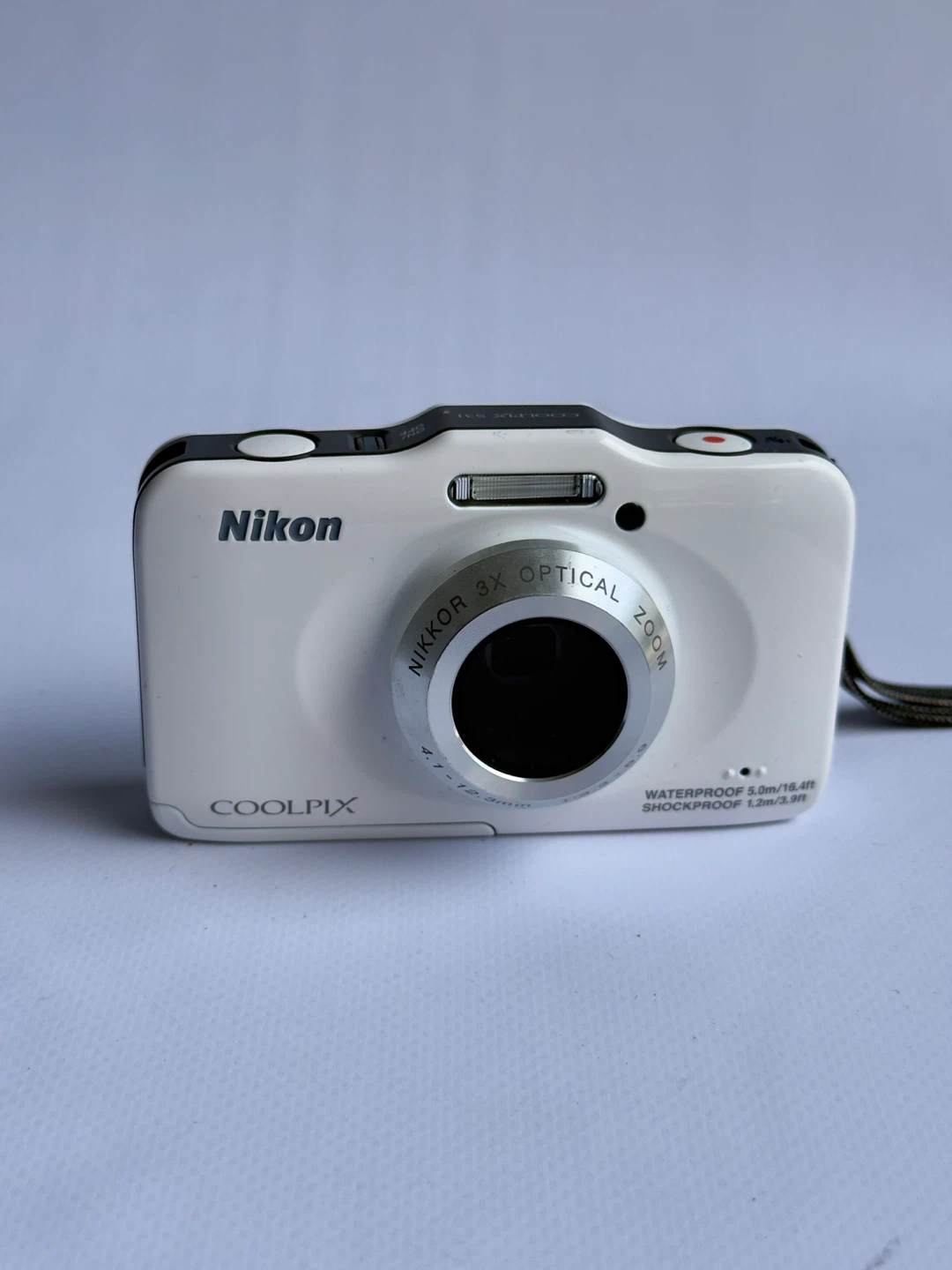 Nikon COOLPIX S31 White waterproof Digital Camera