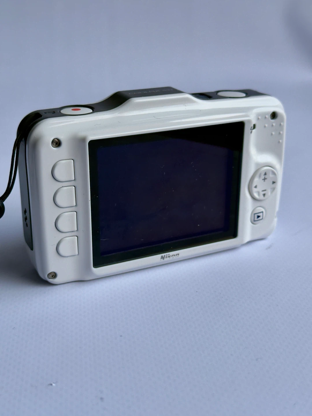 Nikon COOLPIX S31 White waterproof Digital Camera - photo 4