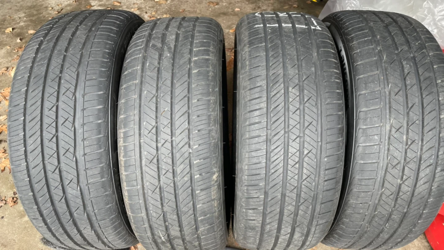 Laurenz 245/50R20 102V Tires (Set of 4)