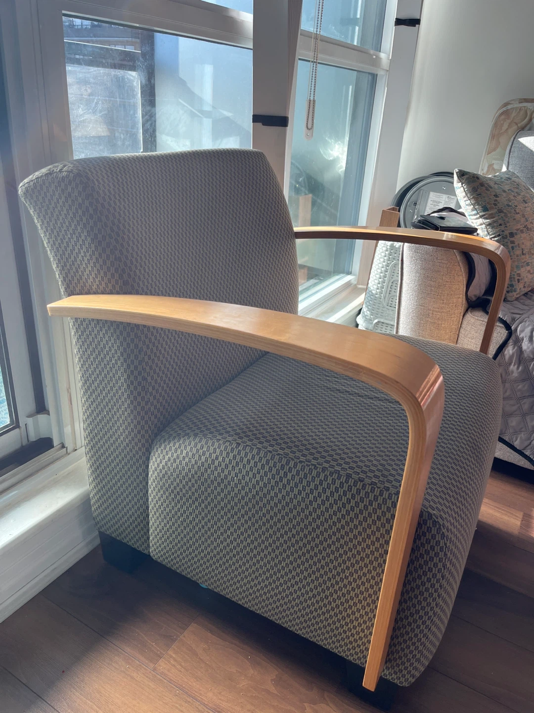 Vintage Accent Chair with Wooden Arms - photo 3