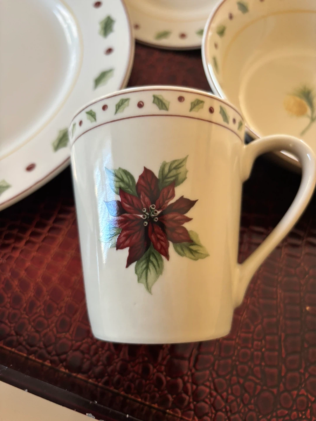 Christmas Themed Dinnerware Set - 4 Pieces - photo 4