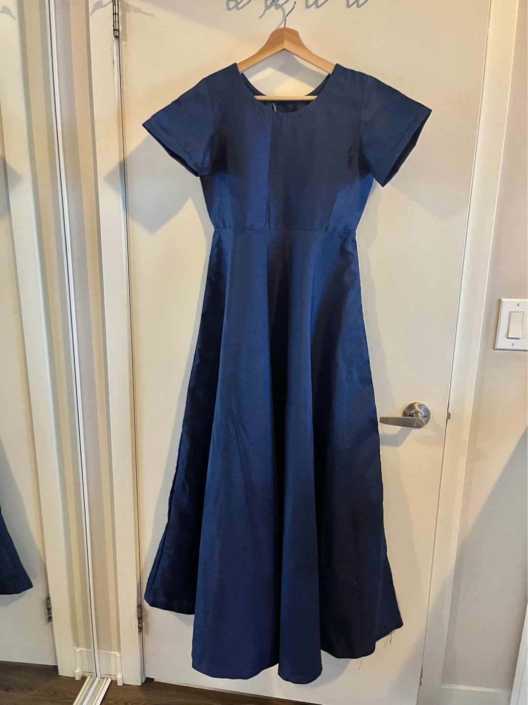 Satin dress new - photo 2