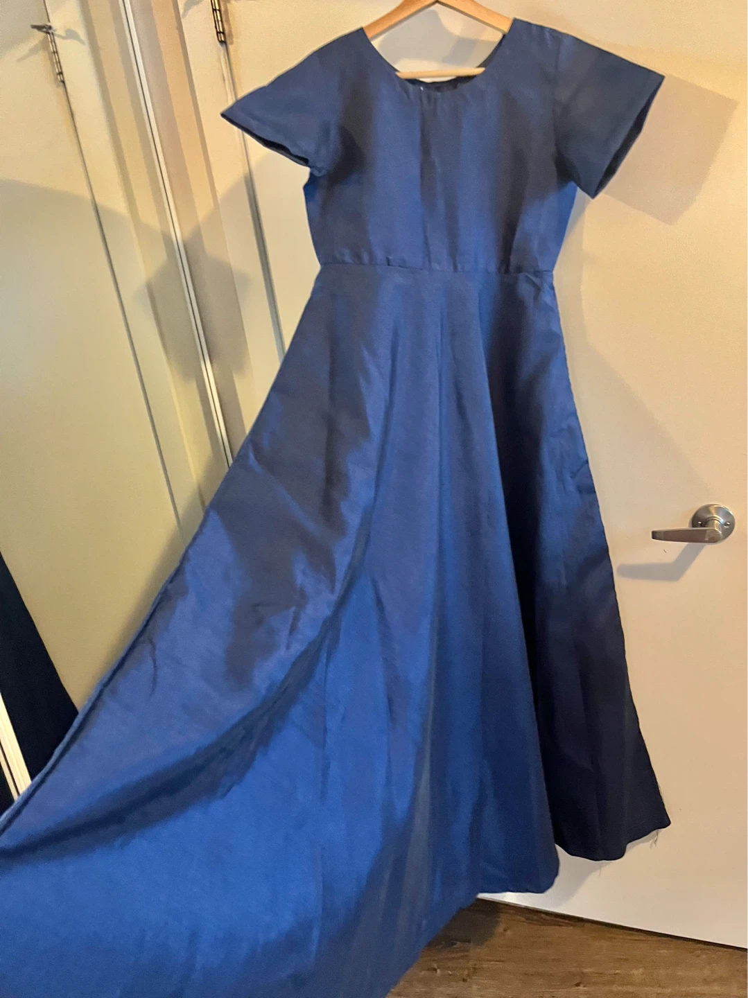 Satin dress new - photo 4