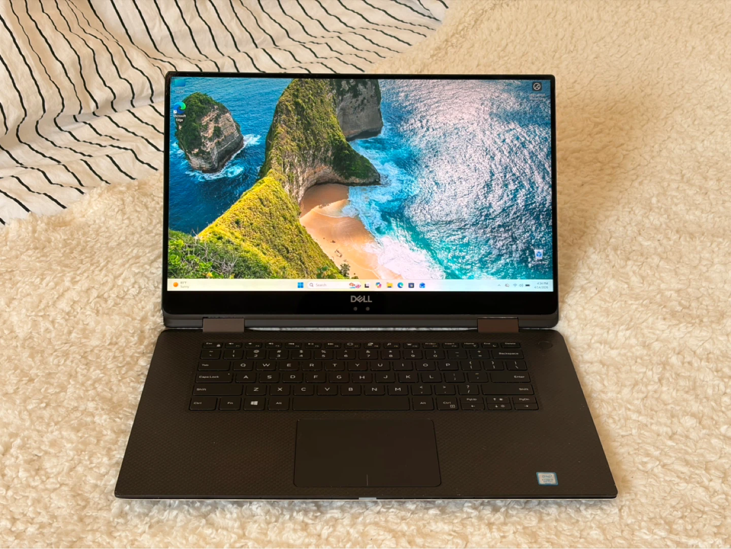 Dell XPS 15 9575 Laptop — i7-8th / 16GB / 256GB / Radeon RX