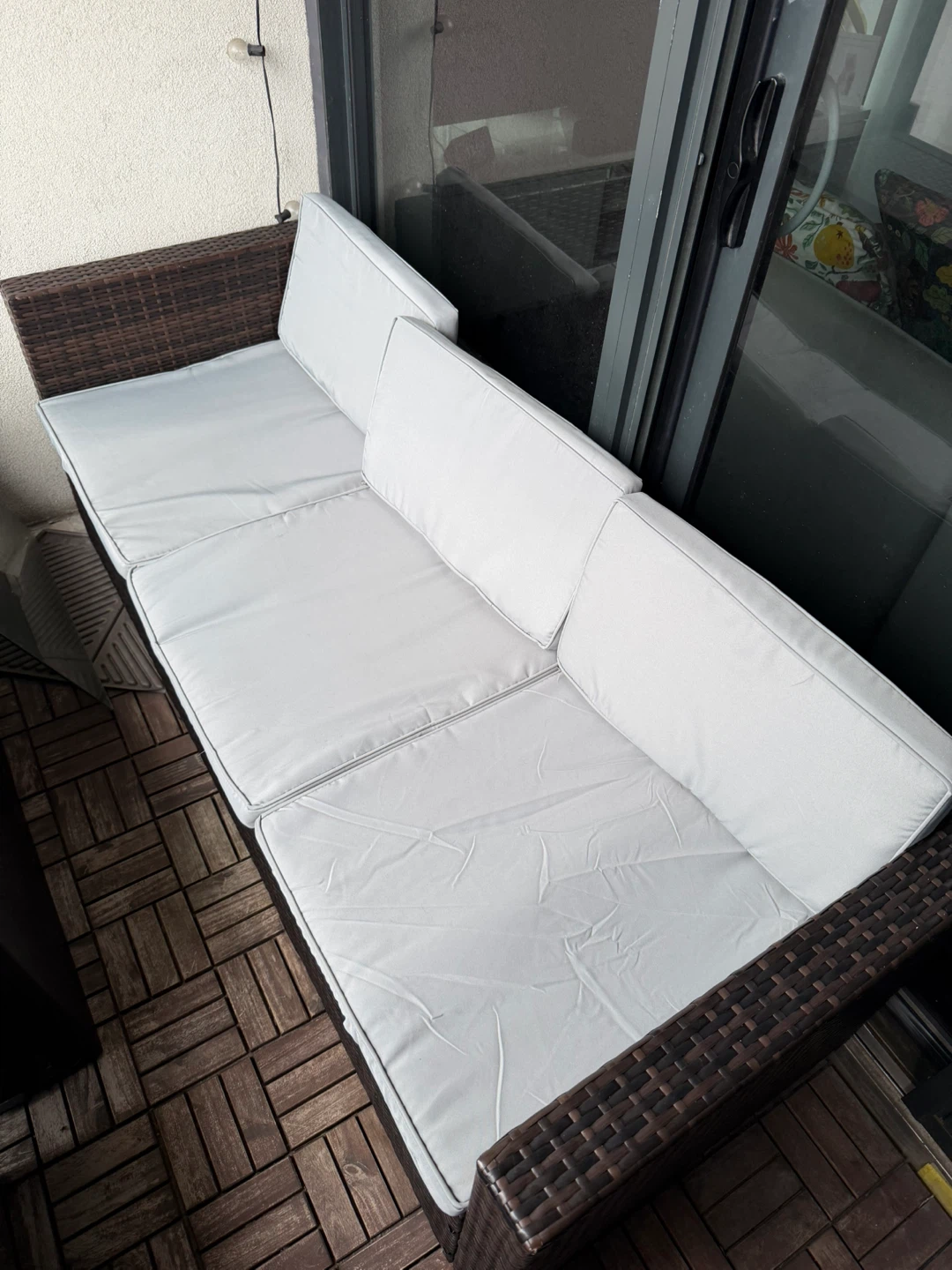 Outdoor patio set WITH chest included