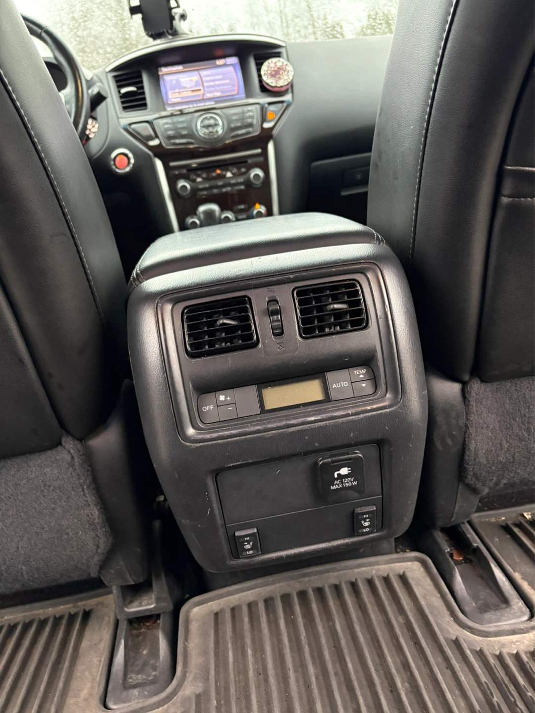 Black Nissan Pathfinder platinum 4WD - photo 5