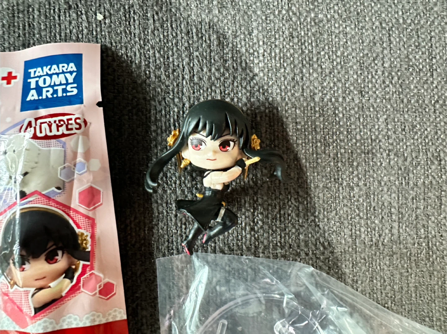 Opened spy family blind bag- Yor - photo 2