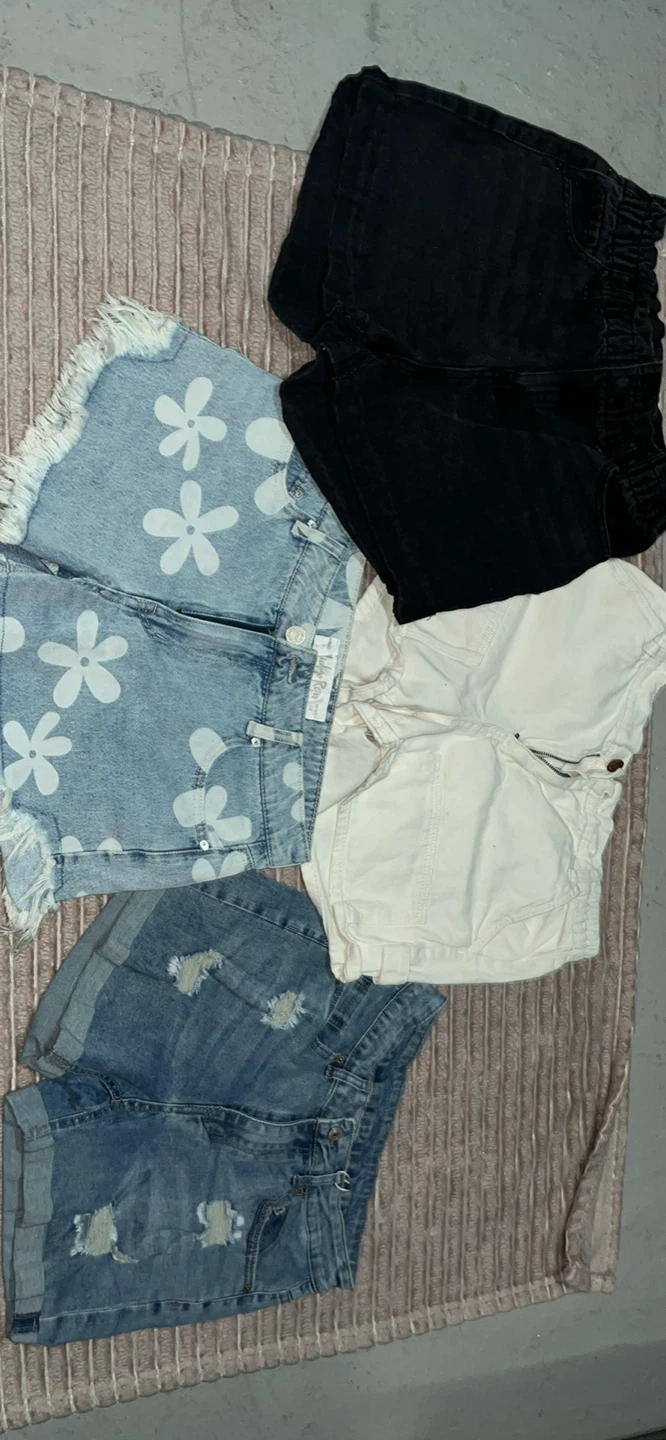 Shorts Bundle size medium