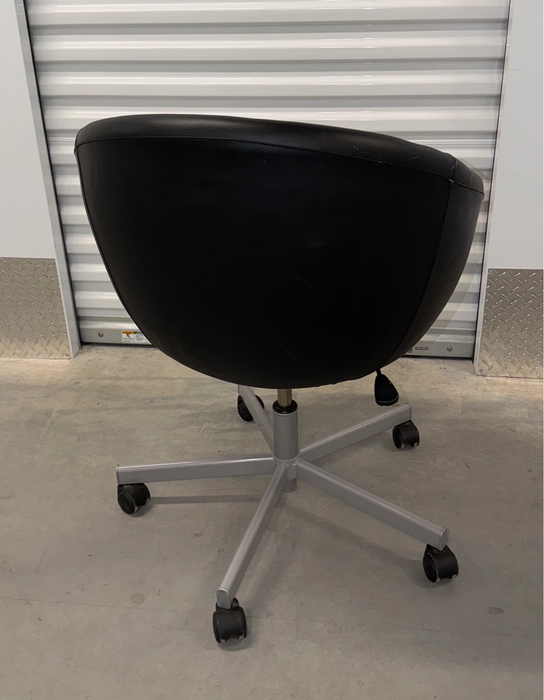 Modern Black Swivel Office Chair - photo 4