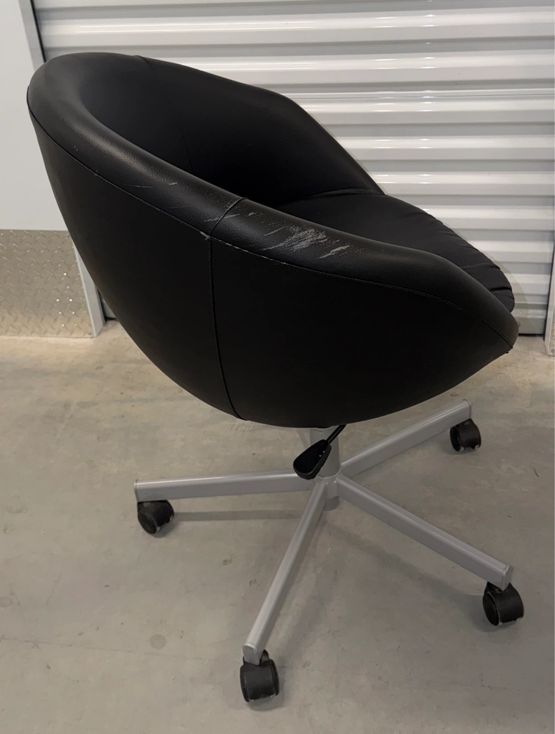 Modern Black Swivel Office Chair - photo 5