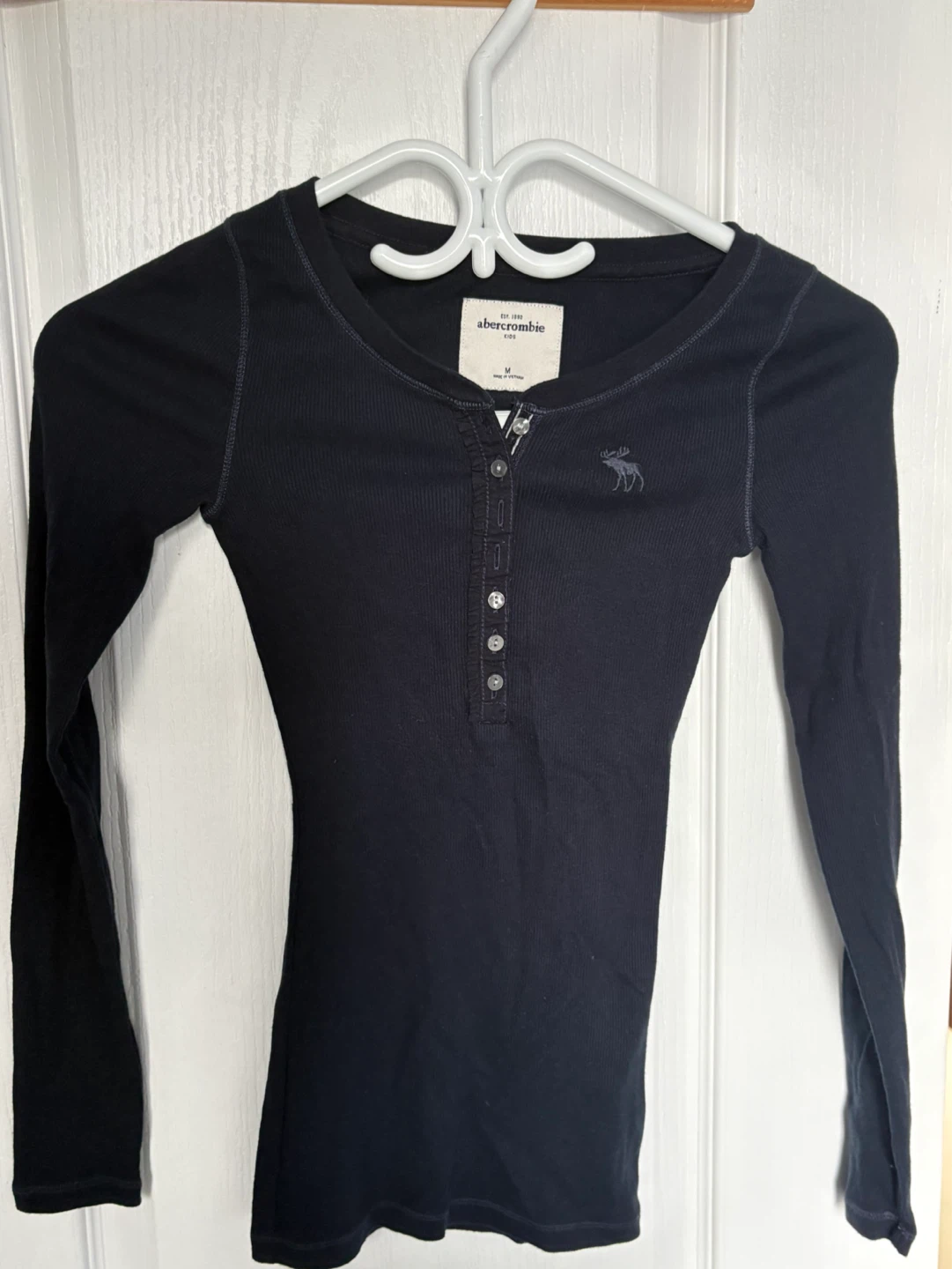 Abercrombie Kids Black Long Sleeve Henley Top Size M