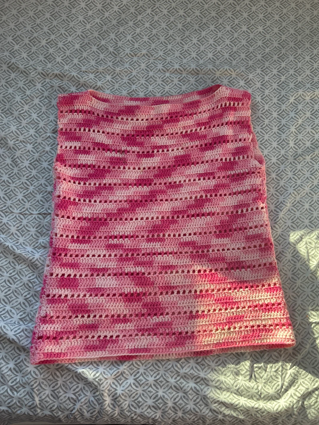 Crocheted sleeveless top with pink gradient