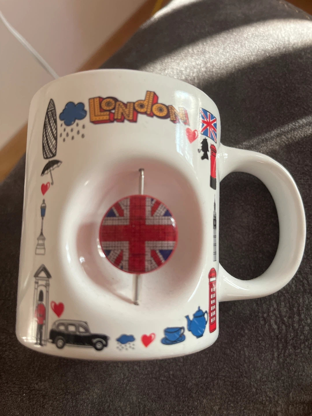 London Souvenir Mug with Union Jack Spinner