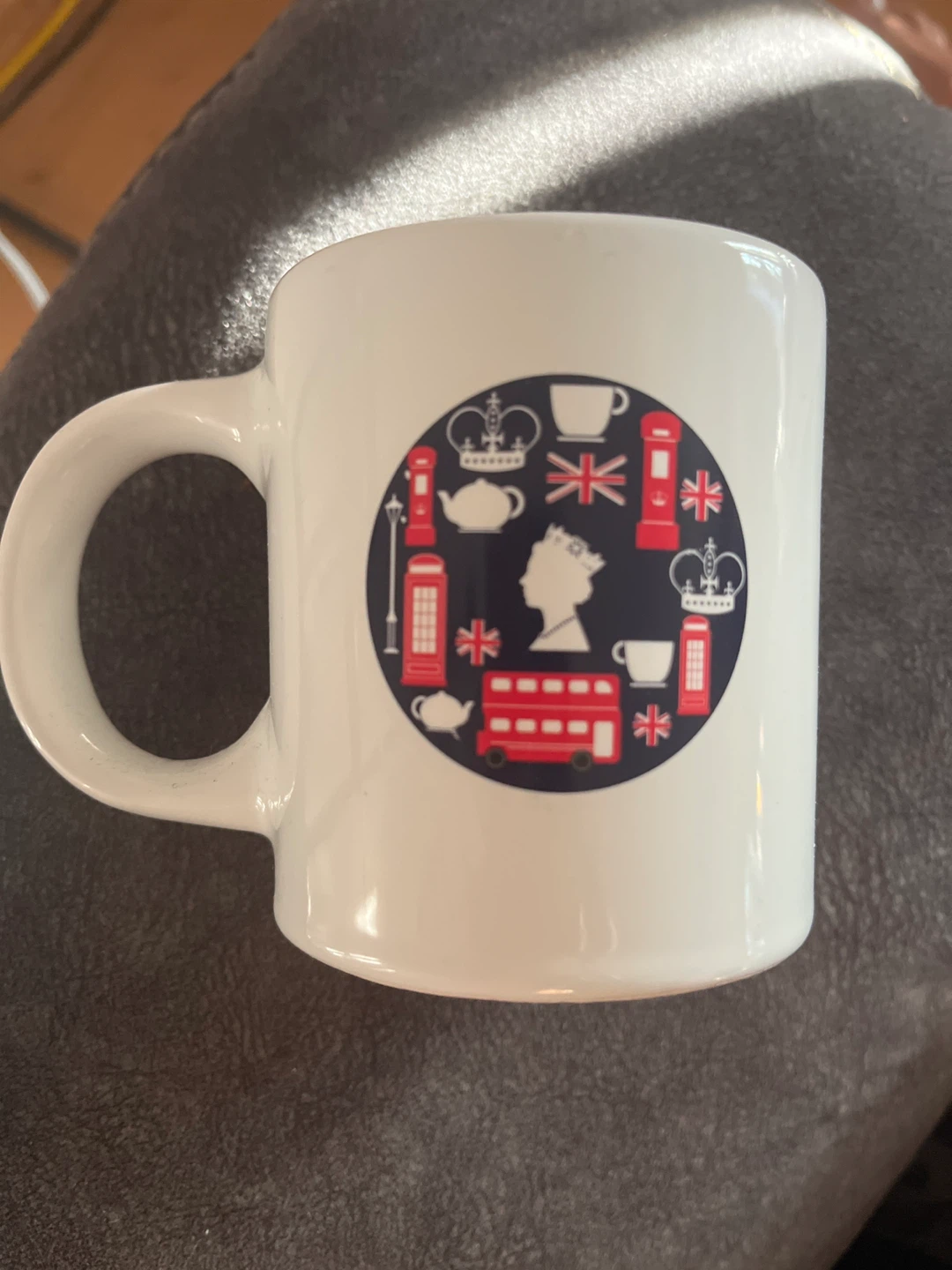Welcome to London Mug with Double Decker Bus Figurine - photo 2