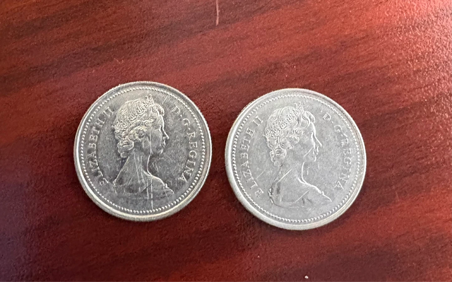 Canada 1973 25 Cent RCMP Centennial Quarter Coin - photo 2